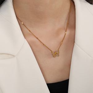 Collier papillon en zircon en acier inoxydable personnalisable, plaqué or 18 carats, collier pendentif exquis pour femmes - Product Image 3