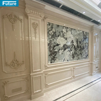 Dalles de marbre beige sur mesure, forme et taille personnalisées, pour la décoration murale de la maison, de la villa, du salon, projet de décoration de hall d'hôtel, escalier