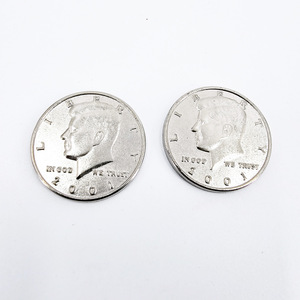 Carcasa de moneda ampliada, versión estadounidense, compatible con la moneda de 50 centavos, accesorio de magia para trucos de magia con monedas de cerca, técnica de magia con monedas. - Product Image 1