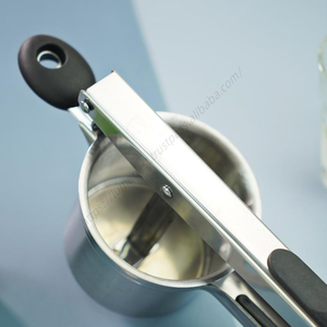 Wholesale Syh1195 Heavy Duty Stainless Steel Potato Masher <b>Kitchen</b> <b>Gadget</b> 3 Interchangeable Fineness Discs Vegetable Garlic - Product Image 3