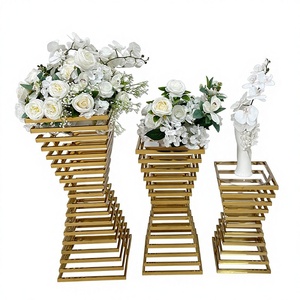 SMOOTH Moderno y Novedoso Soporte de Metal Dorado con Base Espejo para Tartas y Postres, Soporte Alto para Flores, Centro de Mesa para Bodas - Product Image 1
