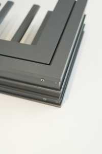 باب ثنائي الطي من الألومنيوم للخدمة الشاقة مع قفل آمن للاستخدام الخارجي للمكاتب والمول والشقق - Product Image 2