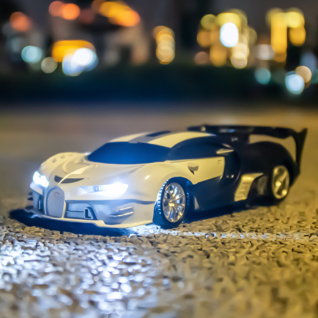 Remote Control Toy for Kids Gifts 2.4G 1:18 4wd Powerful High Speed Car with Led Light USB Rechargeable Battery Car Toys