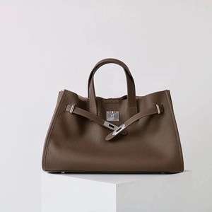 Sac à main artisanal en cuir de vachette litchi du Togo, grand format, entièrement doublé en cuir, chic parisien, pour les trajets quotidiens, boutique européenne, fournisseurs de détail - Product Image 4