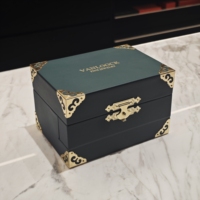 Boîte à bijoux de luxe avec serrure à combinaison pour la confidentialité personnelle, organiseur de rangement pour bagues et colliers, et pochettes