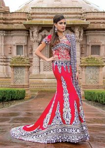 Top nupcial indio/pakistaní de diseñador con vestido Lehenga con bordado Zardozi pesado para boda - Product Image 2