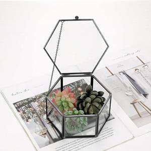 Elegante Caja Hexagonal Dorada de Cristal para Anillos de Boda, Caja Personalizada para Anillos, Caja Geométrica Transparente para Joyería, Estuche de Lujo para Regalo de Compromiso - Product Image 4