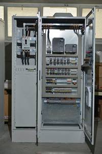 Armoire de commande PLC multi-boucles 32 entrées/sorties avec communication Modbus, coffret de distribution basse tension, panneau de commutation intelligent pour usine textile - Product Image 2