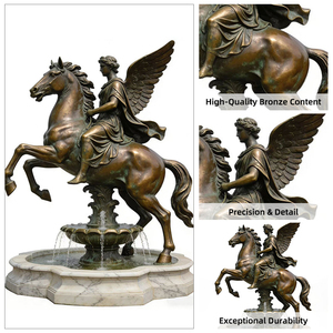 Fontaine d'ange en bronze grandeur nature montant un Pégase, grande sculpture paysagère d'extérieur - Product Image 4