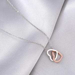 Collier en laiton et acier inoxydable bicolore en forme de cœur, entrelacé et infini, pour femmes, vente en gros - Product Image 4