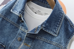 2024 automne et été enfant <span class=keywords><strong>sans</strong></span> <span class=keywords><strong>manches</strong></span> manteau enfants jean gilet <span class=keywords><strong>garçon</strong></span> <span class=keywords><strong>sans</strong></span> <span class=keywords><strong>manches</strong></span> veste avec bouton et poches - Product Image 3