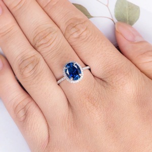 Anello dal design rotondo blu, elegante anello da dito per donna - Product Image 2