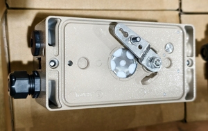 Vanne à boisseau sphérique pneumatique chinoise et 3730-3, électrovannes et débitmètres - Product Image 6