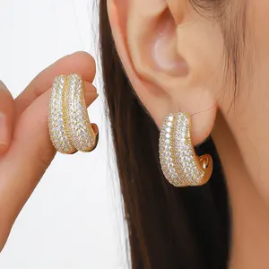 Boucles d'oreilles en forme de C Boucles d'oreilles à breloques Bleu Zircon Cubique Coloré Bijoux de mode Plaqué or 14K Boucles d'oreilles géométriques épaisses