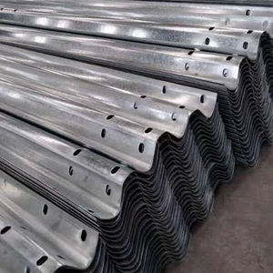 Barandilla W-Beam galvanizada por inmersión en caliente de calidad de carretera: protección vial duradera y segura para rutas de alta velocidad - Product Image 3