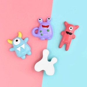 HENGXIN personaggio dei cartoni animati in miniatura simulazione 3D colorato divertente piccoli mostri ciondoli in resina per la decorazione di artigianato di melma - Product Image 5