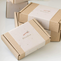 Boîte d'emballage en carton ondulé haut de gamme, écologique et personnalisée pour chaussettes, avec matériaux recyclés et pelliculage mat