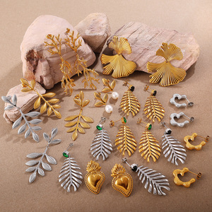 Orecchini Pendenti da Donna in Acciaio Inossidabile Impermeabile con Design <span class=keywords><strong>a</strong></span> Pianta, Placcati Oro 18K, con Perle Imitazione, Stile Trendy Cristiano, Idea Regalo, Vendita all'Ingrosso - Product Image 5