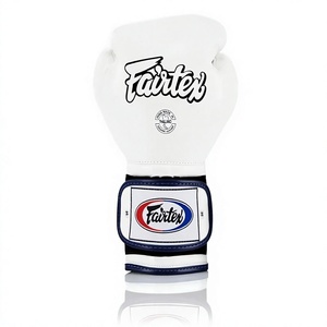 นวมชกมวยไทย Fairtex สีขาว หนังวัวแท้ สำหรับผู้ใหญ่ แบบรัดตีนตุ๊กแก ปิดนิ้วเต็มรูปแบบ ระบายอากาศได้ดี ซับเหงื่อ - Product Image 5