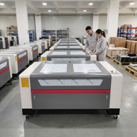 Machine de gravure laser CO2 SUKE en promotion pour acrylique, pierre, plastique et verre avec table rotative et table à mouvement vertical - Refroidie par eau