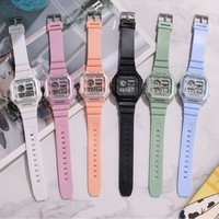 Jam Tangan Multifungsi Olahraga Luar Ruangan Modis Jam Tangan Elektronik Plastik Persegi Jam Tangan Digital Siswa Pria Wanita Sederhana Uniseks