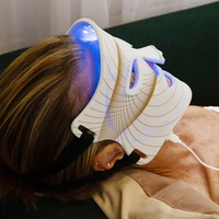 Soin de la peau 850nm 650nm Thérapie médicale approuvée Sans fil Infrarouge Rouge Bleu Acné Rougeurs Taches de rousseur Masque LED en silicone à domicile