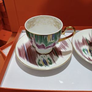 Nouveau produit : Ensemble de 2 tasses à café en céramique rose et vert de style nordique, ensembles de salon, tasses à thé et soucoupes en porcelaine - Product Image 3