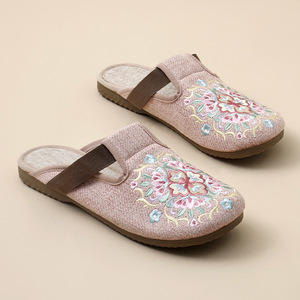 2026 New Four Season Chinese Style Embroidered Closed Toe Women Slippers Non Slip Indoor Outdoor Home Shoes - Product Image 3