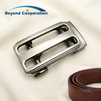 Boucle à cliquet OEM personnalisée 35 mm en nickel brossé à dégagement rapide, à prise ferme, pour ceinture de costume d'affaires, pièces de ceinture durables