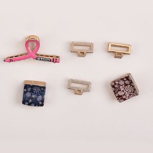 Pince à cheveux élégante en métal doré avec strass pour femmes, accessoires pour cheveux - Product Image 3