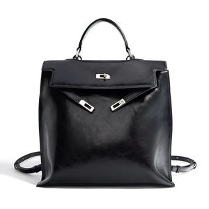 Sac à dos de luxe en cuir de vachette noir, léger, antivol, pour les trajets quotidiens, avec personnalisation en petite série - Product Image 1