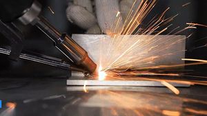 آلة لحام محمولة باليد بالليزر من الألياف إلى W ، آلة القطع والتنظيف بالليزر باليد ، حالة جديدة - Product Image 6