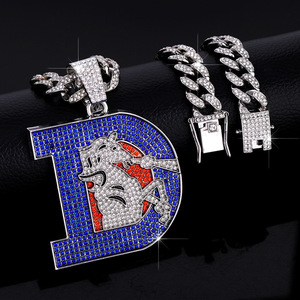 Venta Directa de Fábrica: Colgante de Aleación con Letras D de Lentejuelas Estilo Hip Hop para Fiesta, Accesorio Deportivo con Cadena Cubana - Product Image 1
