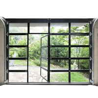 Porte de garage sectionnelle en aluminium de conception moderne, commerciale et résidentielle, avec plexiglas dépoli, vue panoramique, cadre noir, automatique, à ouverture verticale