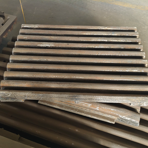 Plaques de <span class=keywords><strong>concasseur</strong></span> à mâchoires en acier à haute teneur en manganèse pour l'exploitation minière, modèles mobiles et fixes (C130/C96/Extec C12), pièces d'usure pour calcaire - Product Image 2