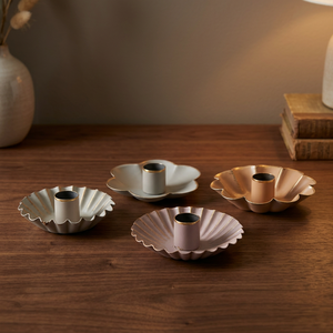 Vase décoratif et porte-bougie en fer artisanal Sonnet Decor avec finition rustique pour la décoration de la maison Noël - Product Image 2