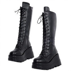 Botas de motociclista góticas de tacón de cuña con cordones, suela gruesa, punta redonda, hasta la rodilla, talla grande, para otoño, al por mayor - Product Image 3