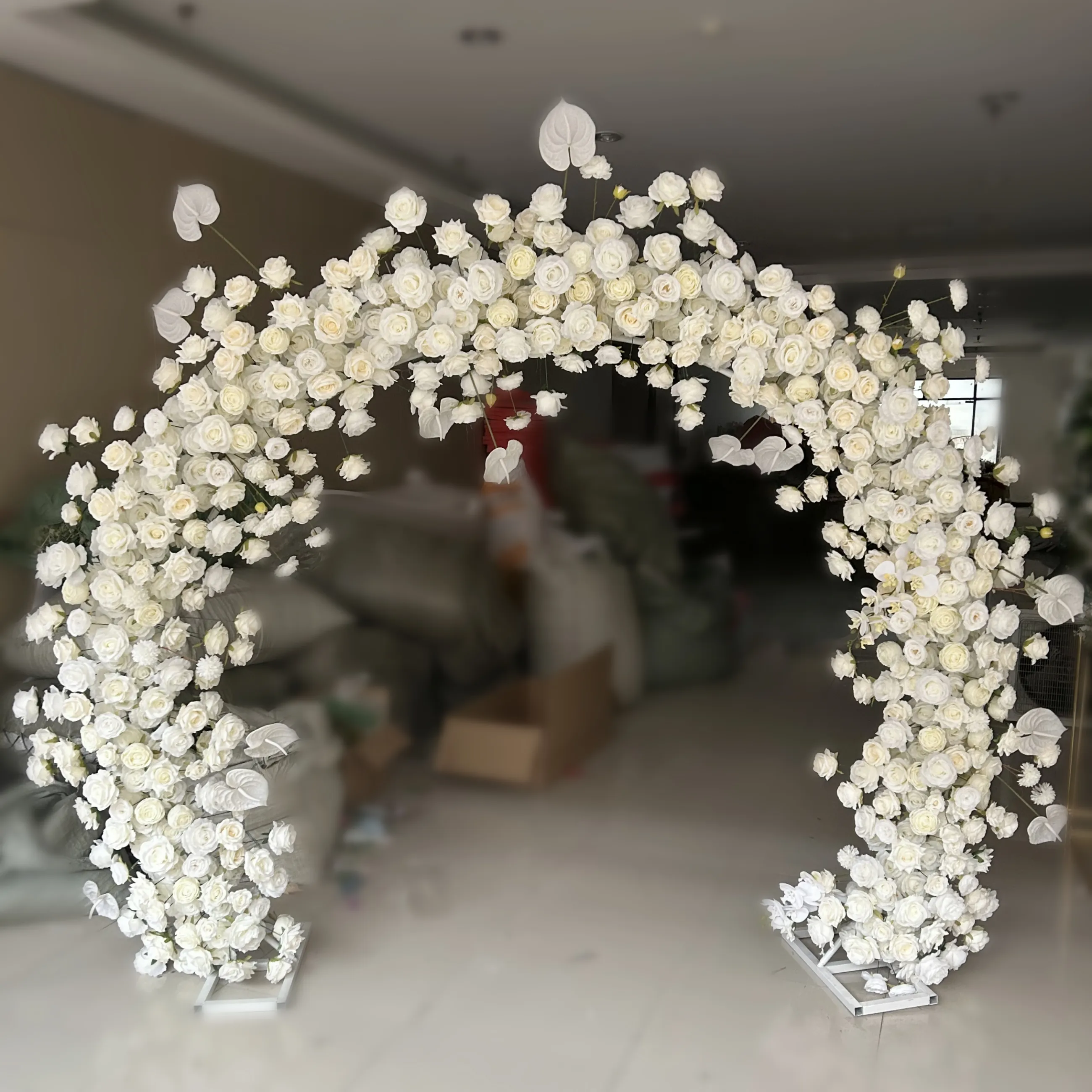Set di decorazioni per feste Wedding Hall fiore di seta artificiale rose bianche fiori artificiali decorazioni di sfondo per arco all'aperto
