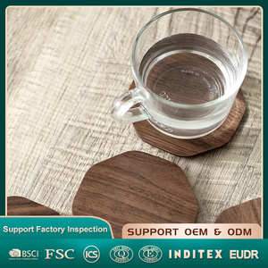 Sous-verre en bois de noyer noir de forme octogonale en forme de feuille de fleur pour boisson au thé ou au café, design naturel de la maison - Product Image 1