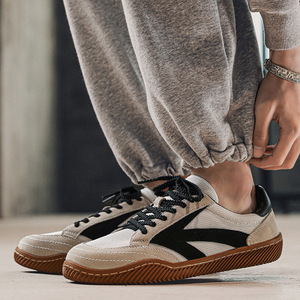 Sneakers rétro en mesh pour hommes, bout rond, semelle en caoutchouc respirante, légères, chaussures de marche décontractées, style décontracté, couleur blanc et noir - Product Image 2