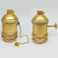 Support de lampe suspendue rétro E27 en métal cuivre rétro avec interrupteur à chaîne, une base de lampe vintage élégante