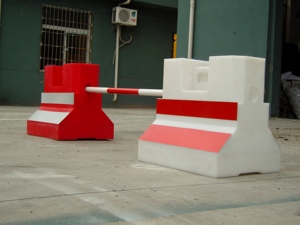 Màu đỏ trắng nhựa giao thông nước đầy rào cản đường với Bộ Phim phản chiếu Stackable Road <span class=keywords><strong>Block</strong></span> rào cản an toàn - Product Image 5