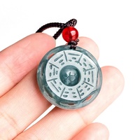 Pendentif en Jadeite Naturelle Bleu Eau Huit Trigrammes UNISEXE Style Chinois Taoïste Cadeau avec Certificat d'Expertise HJ24