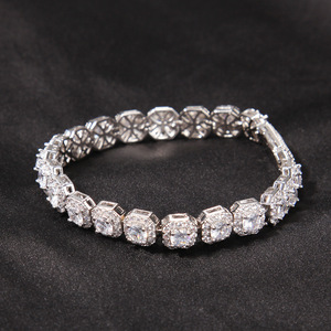 Pulsera de Zirconia Cúbica con Diseño de Caramelo de Roca, Pulsera de Alta Gama para Hombre - Product Image 1