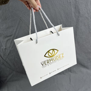 Bolsas de Compra de Papel Blanco Personalizadas con Estampado en Dorado - Empaque de Regalo de Lujo para Clínicas Ópticas, Gafas y Salones de Belleza - Product Image 6