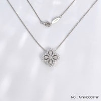 Collier de trèfle à quatre feuilles avec diamants cultivés en laboratoire DK avec collier croix en or 18 carats cadeau de fête offre d'usine directe