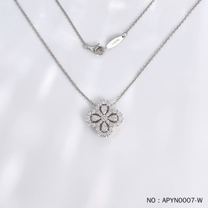 Collier de trèfle à quatre feuilles avec diamants cultivés en laboratoire DK avec collier croix en or 18 carats cadeau de fête offre d'usine directe - Product Image 3