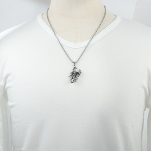 Yunnique – pendentif Scorpion en acier inoxydable, couleur argent et or, collier en forme d'animal pour hommes et femmes, chaîne de 3.0x60cm, 122047 - Product Image 4