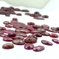 Rubis à facettes dos plat pierre taillée pierre précieuse cabochon en vrac faisant des bijoux boucle d'oreille prix de gros par carat qualité naturelle