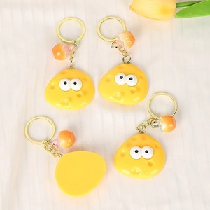 Porte-clés en peluche en forme de fromage avec de grands yeux, breloque souple pour sac à dos, cadeau pour enfants, étudiants, amis, unisexe, âge 8-13 ans - Product Image 4